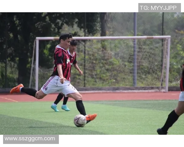 古力:从绿茵场到足坛传奇的奋斗历程与荣耀时刻 古力:从绿茵场到足坛传奇的奋斗历程与荣耀时刻