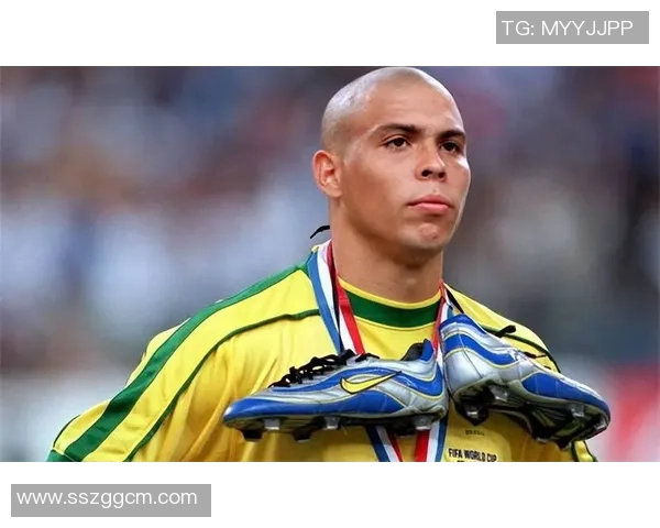 足球球星P脸：从崭露头角到巅峰时刻，领略足球传奇的成长历程