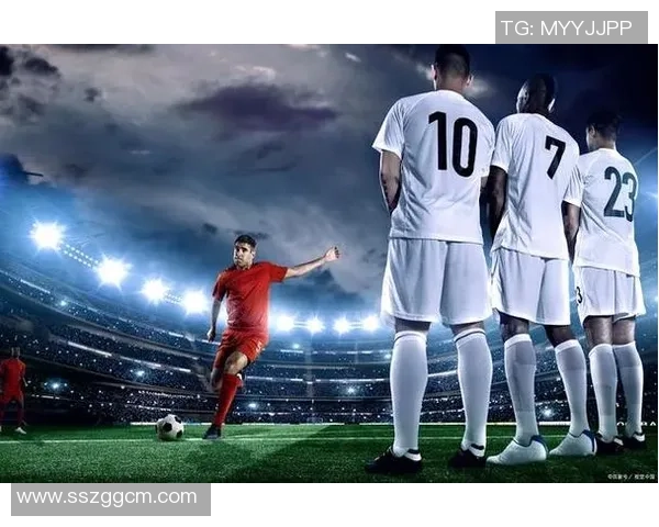 足球巨星风采:从梅西到C罗的传奇之路与球场背后的故事